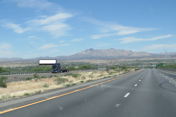 I-10 NS 0.3mi E/O Hwy 80 mm 304.26 F/W - 1