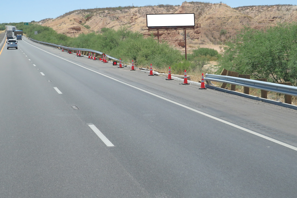 I-10 NS 0.2mi E/O Hwy 80 mm 304.15 F/E - 2