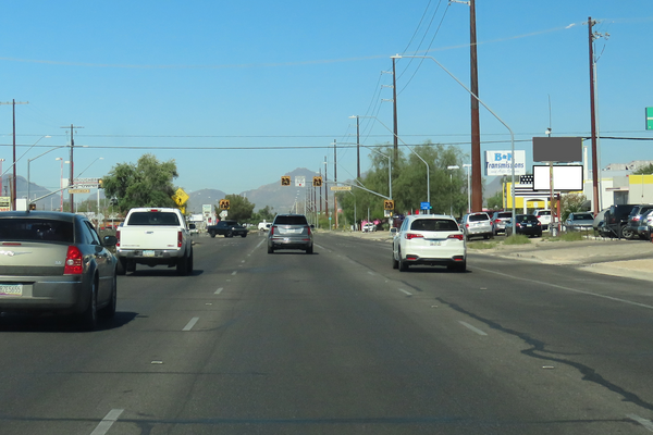 22nd St NS 0.38mi W/O Craycroft F/E - 4
