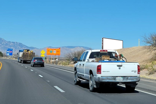I-10 NS 0.6mi W/O Pomerene Rd mm 305.99 F/E - 1