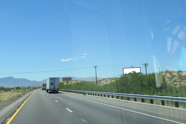 I-10 NS 0.16mi W/O Pomerene Rd mm 306.21 F/E - 1