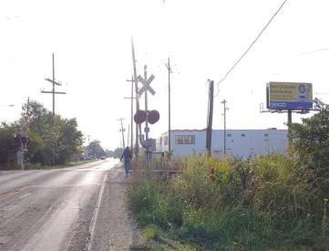 2195 Eakin Rd SS 600ft E/O Whitethorne F/W - 2