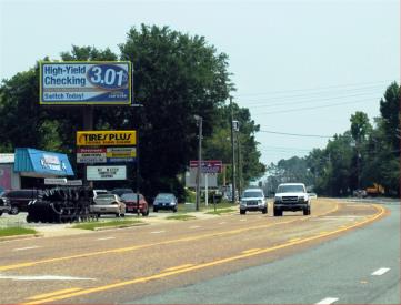 W/S Davis Hwy .5 Miles N/O University Pkwy F/S