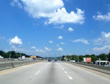 N MEM PKWY EL 200' N/O OAKWOOD AVE FS