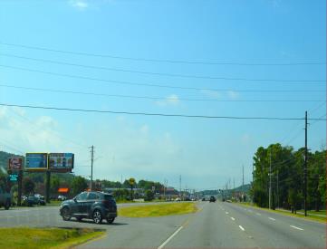 S MEM PKWY EL .2 MI N/O KOHLER RD -L FN