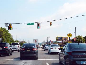 S MEM PKWY EL .2 MI N/O KOHLER RD -L FS