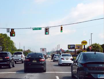 S MEM PKWY EL .2 MI N/O KOHLER RD -R FS