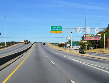 N MEM PKWY EL 300' S/O UNIVERSITY DR FS