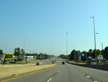 N MEM PKWY WL 650' N/O SPARKMAN FS