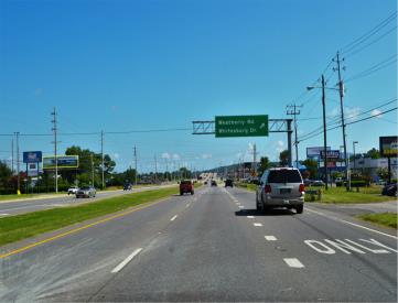 S MEM PKWY WL 800' N/O MEADOWBROOK FS