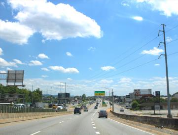 S MEM PKWY WL .1 MI S/O GOVERNORS FN