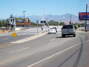 SIERRA HWY EL 500' S/O AVENUE P-8
