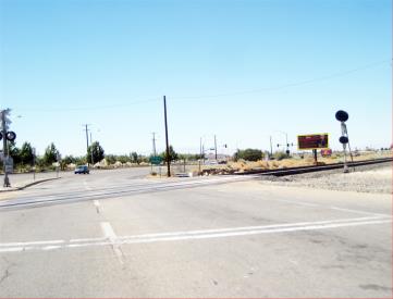 SIERRA HWY EL 290' S/O AVENUE P-8