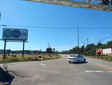 E/S HWY 101 N/O NATHAN DEAN BYPASS N/F
