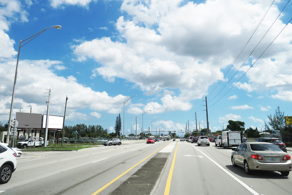 W Flagler St NS 200ft W/O NW 72nd Av F/W - 2