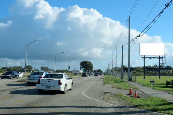 US 1 ES 100ft S/O SW 218th St F/S - 2