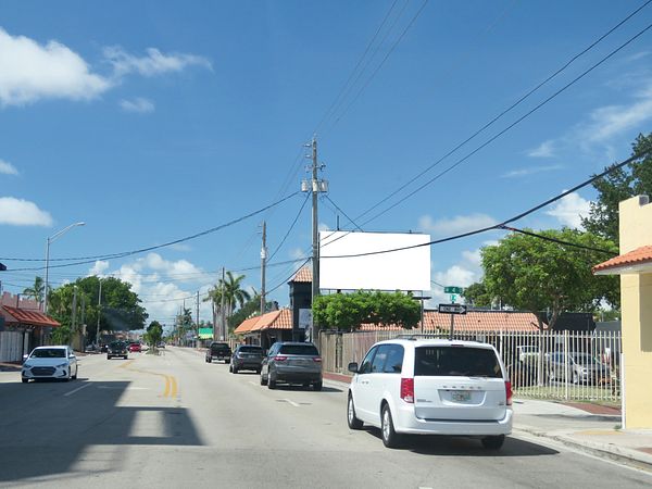 SW 17th Av WS 100ft S/O 4th St F/N - 2