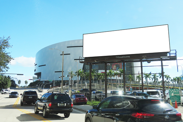 NE 8th St SS 50ft W/O Biscayne Blvd F/W - 2