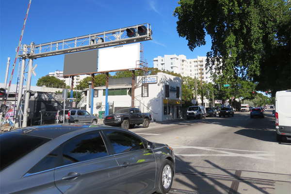 NW 17th Av WS 85ft S/O NW 23rd St F/S - 2