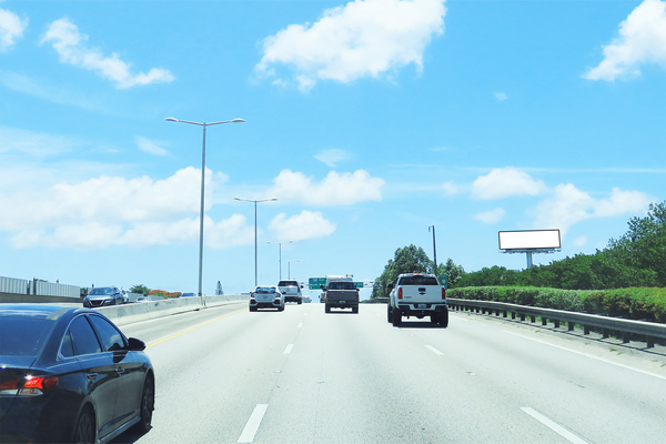 Airport Expwy SS 500ft E/O NW 17th Av F/W - 2