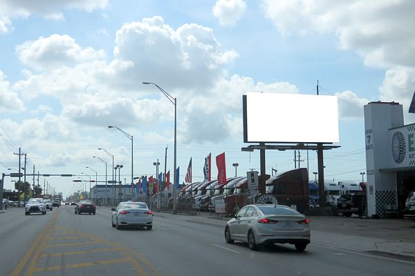 NW 36th St SS 100ft W/O NW 32nd Av F/W - 2