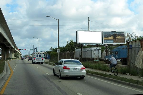NW 27th Av ES 75ft S/O NW 70th St F/S - 3