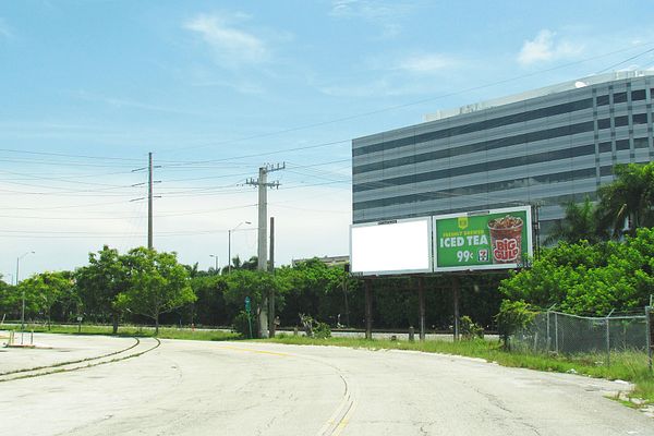 W Dixie Hwy ES 200ft S/O NE 195th St F/W - 1