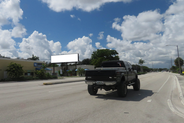 Pembroke Rd SS 215ft W/O SW 57th Av F/E - 1