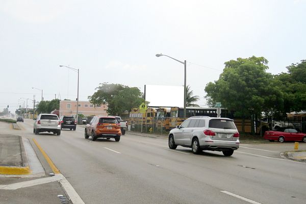 Pembroke Rd SS 112ft E/O SW 54th Av F/W - 2