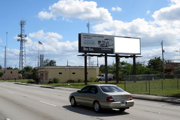 Pembroke Rd SS 95ft W/O SW 46th Av F/W - 4
