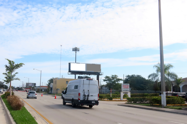 Pembroke Rd SS 425ft W/O SW 42nd Av F/W - 2