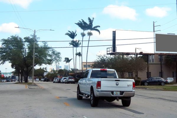 S Andrews Av ES 67ft N/O SE 32nd St F/S - 2