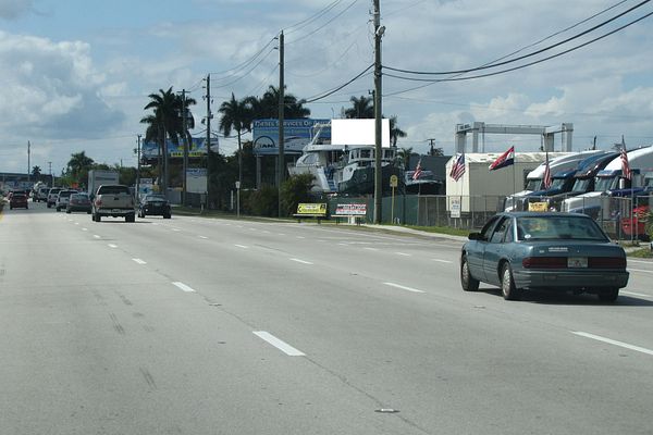 SR 84 NS 381ft E/O SW 25th Tr F/E - 4