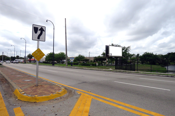 US 441 WS 100ft S/O NW 29th St F/N - 2