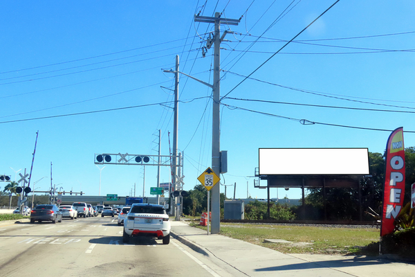 Oakland Park Blvd SS 300ft W/O I-95 F/W - 2
