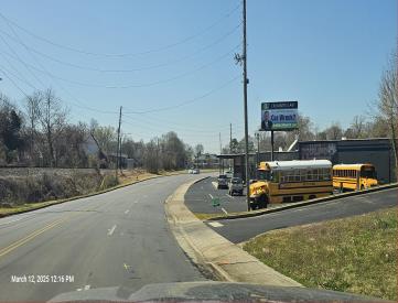 W/S 7 RIVERBEND DR N/F IN RH READ