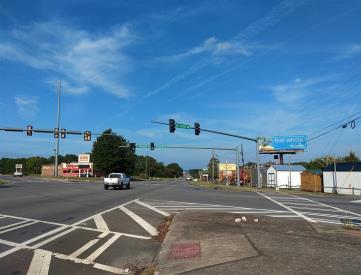 N/S HWY 52 1.6MI W/O 411 & DUVALL E/F RH