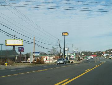 S/S WALNUT.2MI W/O RIVERBEND S/F LHR