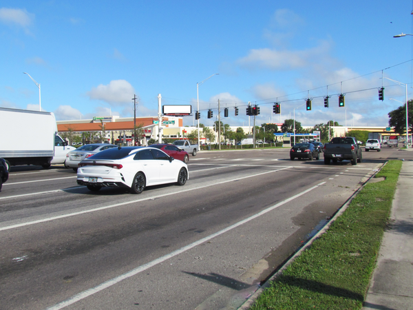50th St WS 50ft S/O I-4 F/S - 3