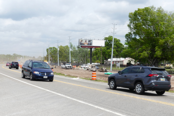 US 41 ES 0.5mi S/O SR 52 F/S - 4