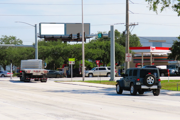 US 41 ES 200ft N/O Big Bend Rd F/S - 3