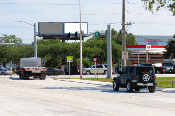 US 41 ES 200ft N/O Big Bend Rd F/S - 4