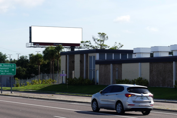US 19 ES 0.3mi N/O SR 580 F/S - 2