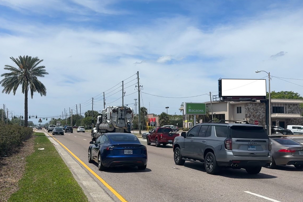 East Bay Dr NS 0.2mi W/O US 19 F/E - 2