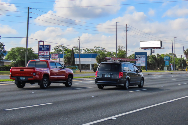 US 19 ES 1.3mi S/O SR 52 F/N - 1
