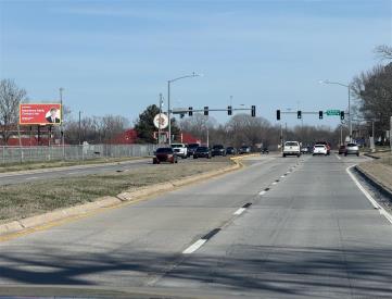 US 65 EXPY E/S S/O WALNUT