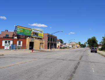 1712-14 MAIN ST S/O NORTHLAND #2 F/S HIGH SIGN