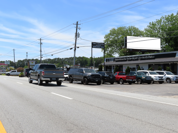 Peachtree Blvd (Industrial) WS 300ft N/O Longview F/N - 1