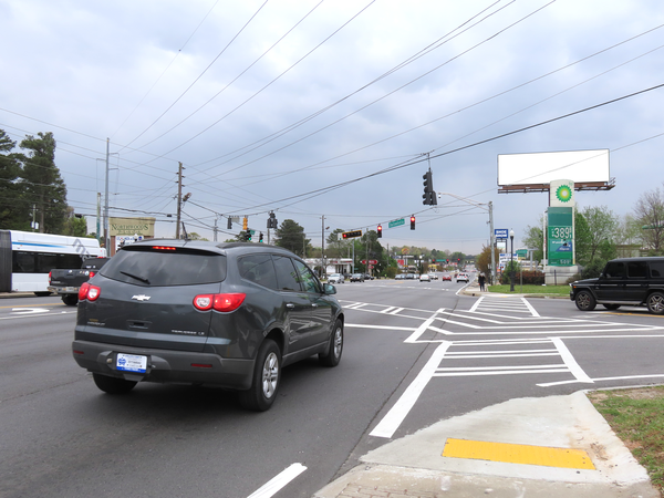 Buford Hwy WS 200ft N/O Chamblee Dunwoody F/N - 1