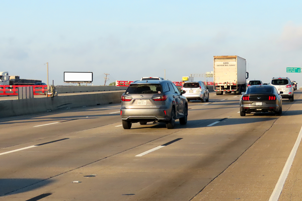 Tom Landry Hwy (I-30) SS 1.2mi W/O Walton Walker Blvd (Loop 12) F/E - 1